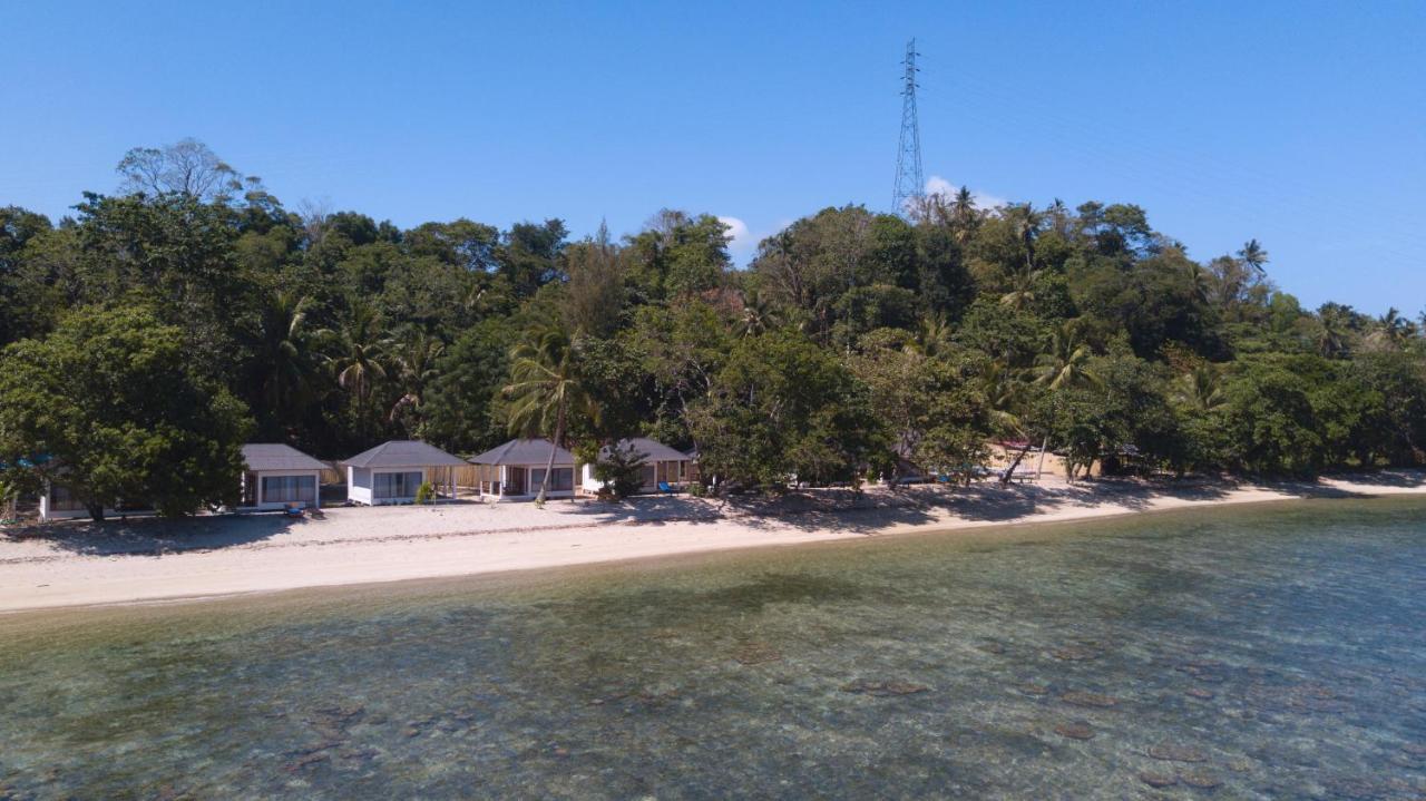 White Sands Beach Resort Lembeh Bitung ภายนอก รูปภาพ