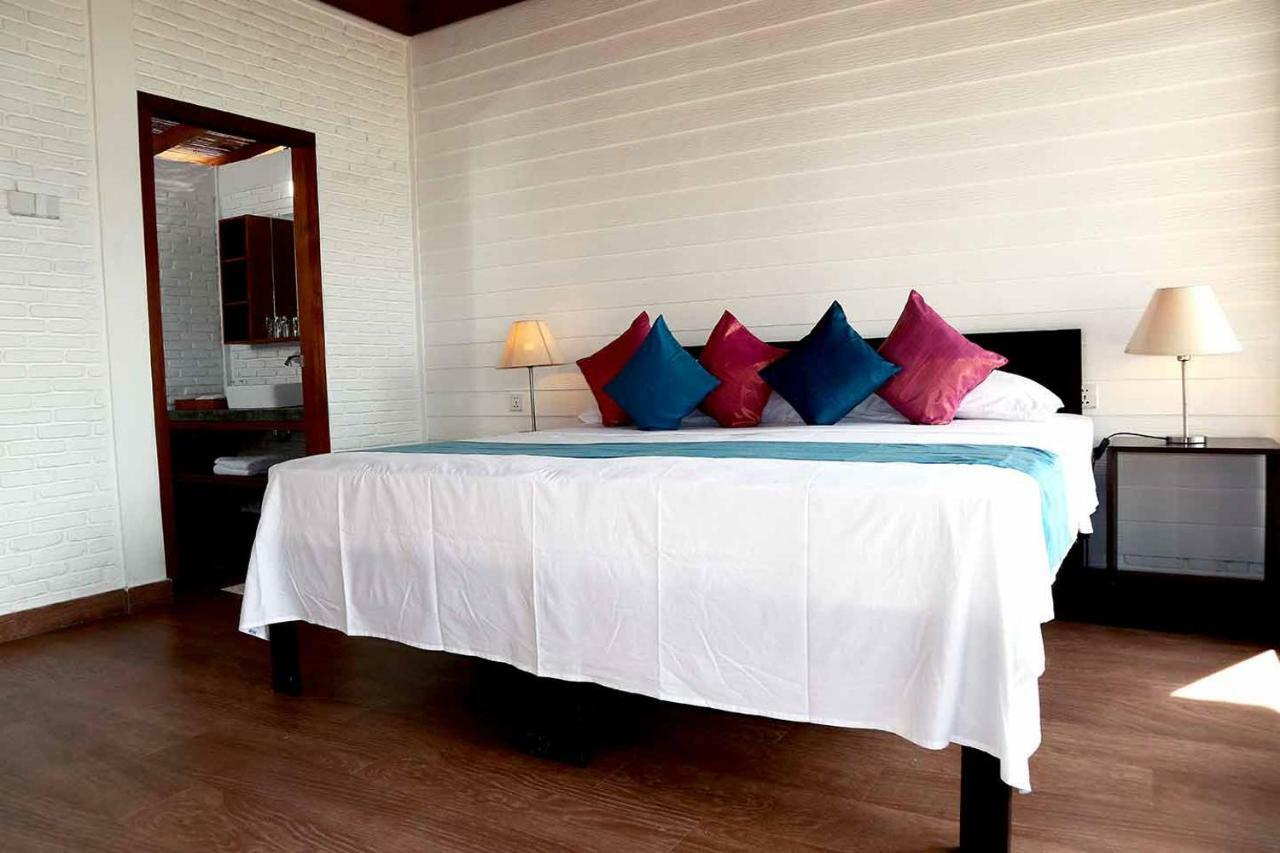 White Sands Beach Resort Lembeh Bitung ภายนอก รูปภาพ