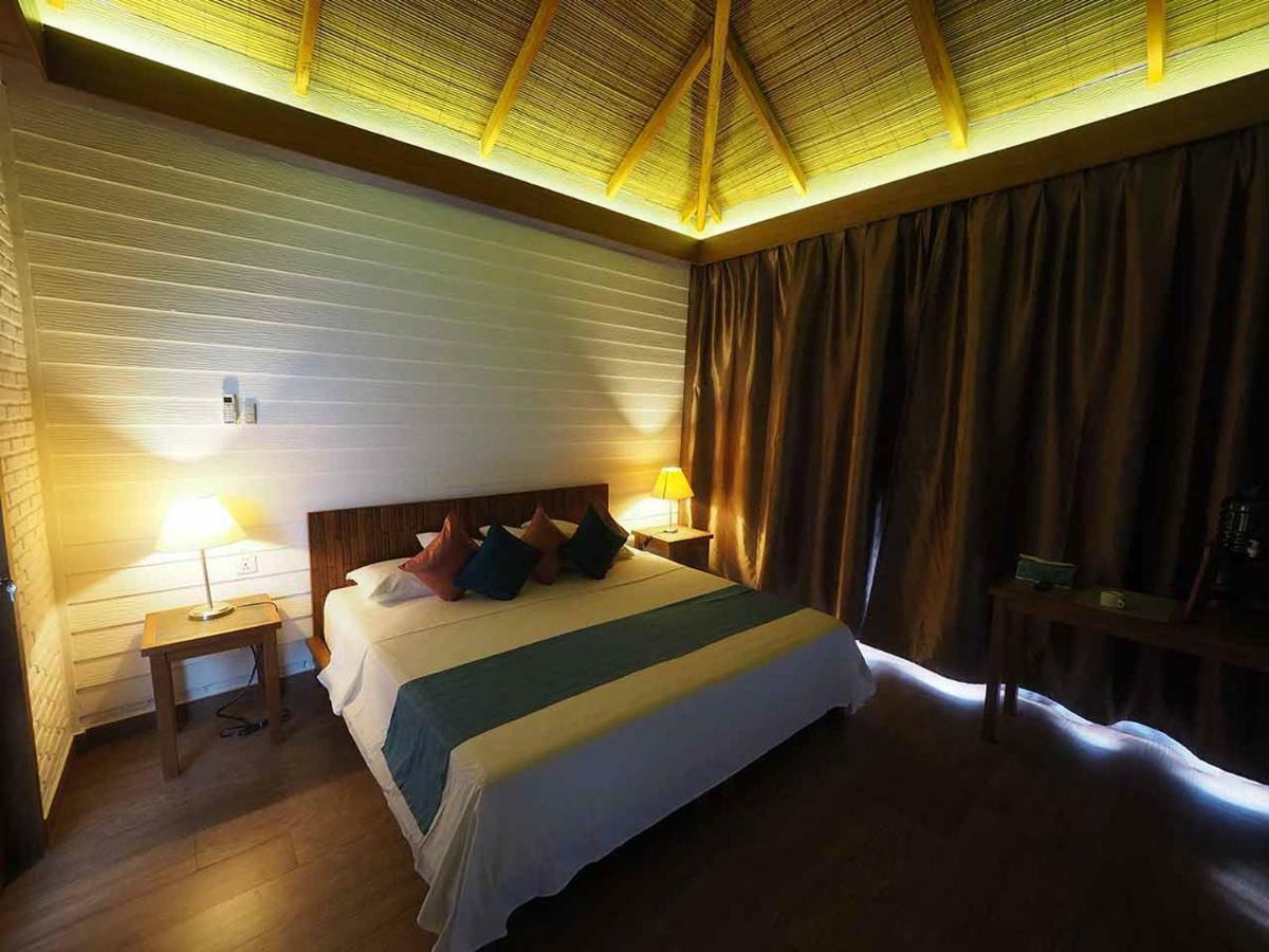 White Sands Beach Resort Lembeh Bitung ภายนอก รูปภาพ