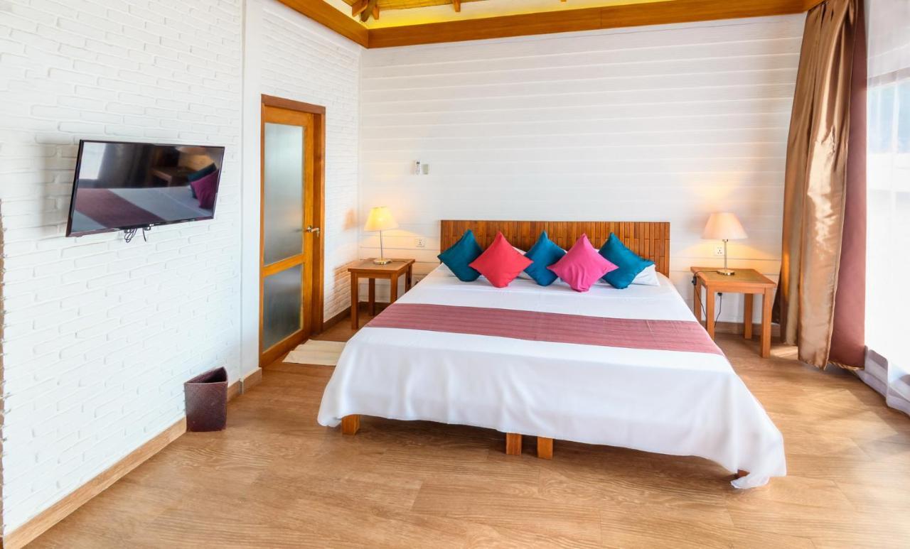 White Sands Beach Resort Lembeh Bitung ภายนอก รูปภาพ