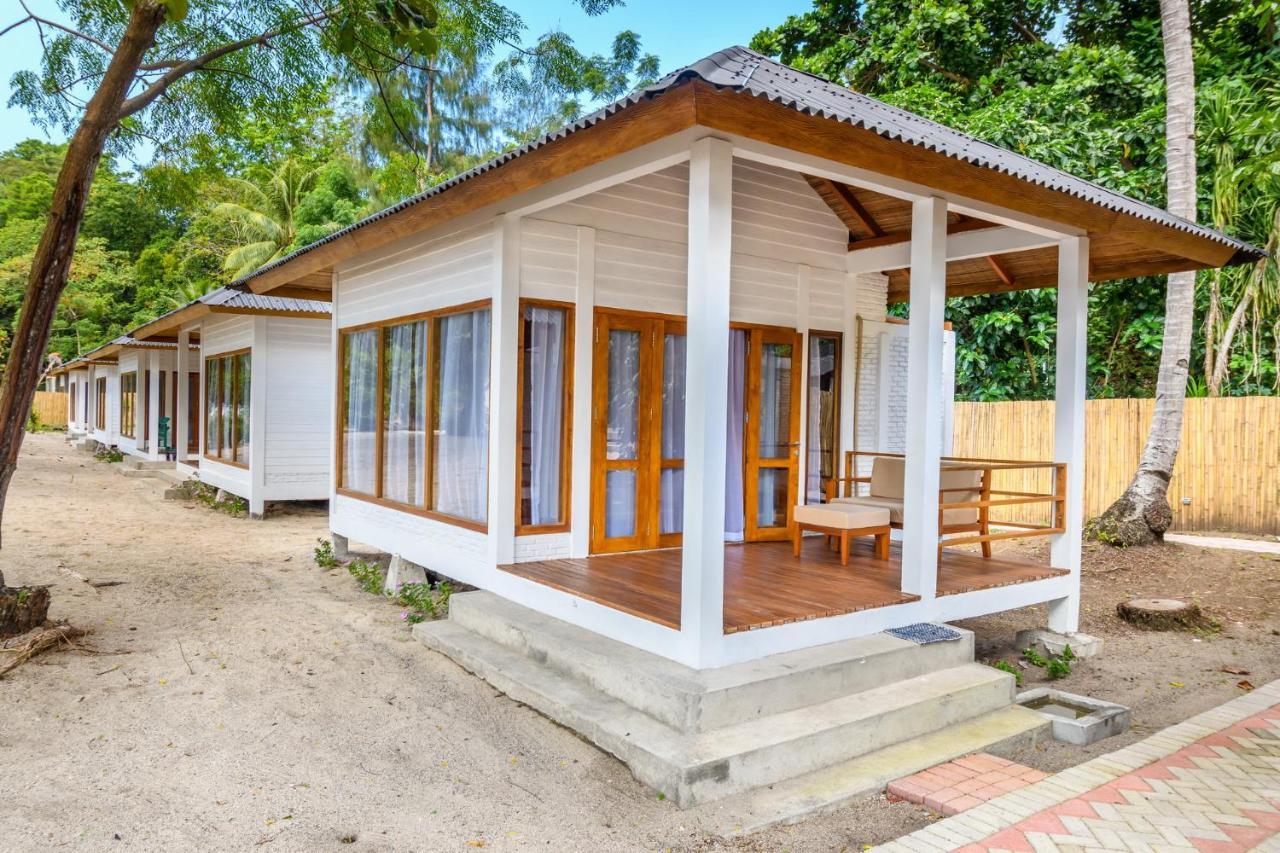 White Sands Beach Resort Lembeh Bitung ภายนอก รูปภาพ